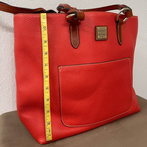 Dooney & Bourke Women's Pebble Grain Small Messenger Bag In Steel Blue - Foto 1